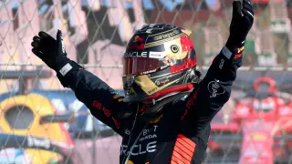 Verstappen celebra su triunfo en México