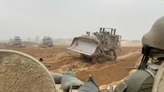 Un vehículo blindado de las Fuerzas de Defensa de Israel (FDI) en Gaza.