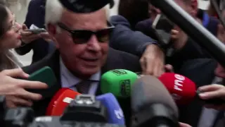 Felipe González se desliga de la foto del PSOE con Puigdemont
