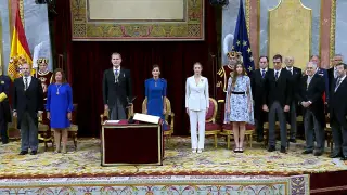 Sonoro aplauso a la Familia Real en el interior del Congreso