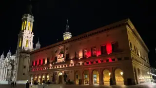 Zaragoza se ilumina con los colores de la bandera de España en honor a la Princesa Leonor
