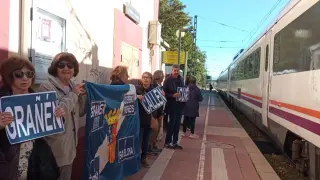 Protesta este domingo en la estación de tren de Grañén.
