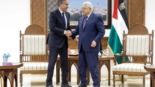 El secretario de Estado estadounidense Antony Blinken se encuentra con el presidente palestino, Mahmud Abbas