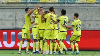 Los jugadores del Villarreal celebran el segundo gol ante el Maccabi