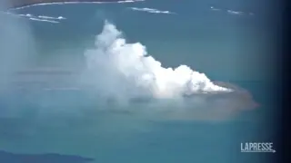 Giappone, erutta vulcano sottomarino: nasce un'isola