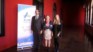 Daniel Rey, Gloria Cuenca y Esther Borao, este martes en la Universidad de Zaragoza.