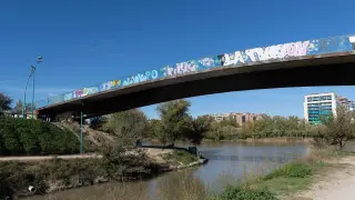 Buscan en el río Huerva a una mujer desaparecida en Zaragoza.