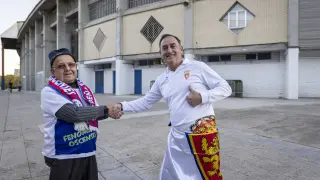 Encuentro de aficionados del Real Zaragoza y del Huesca en La Romareda antes del derbi aragonés