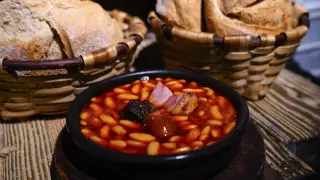 Una imagen de un cocido asturiano.