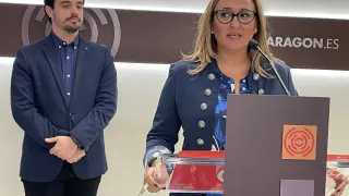 La portavoz del PSOE Aragón, Mayte Pérez, y el diputado Darío Villagrasa.
