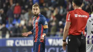 SD Huesca-Real Valladolid.