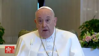 El Papa Francisco dice que padece "una inflamación pulmonar" y reza el Ángelus