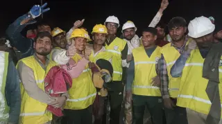 Obreros rescatados en India
