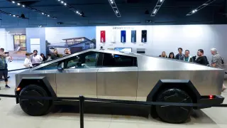 FILE PHOTO: Tesla store shows new Cybertruck in California