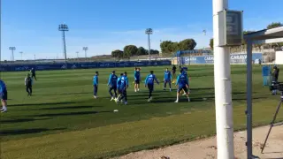 Imagen del entrenamiento del Real Zaragoza este miércoles, 6 de diciembre, en la Ciudad Deportiva.