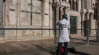 Climate activists spray mud on Saint Mark's Basilica in Venice