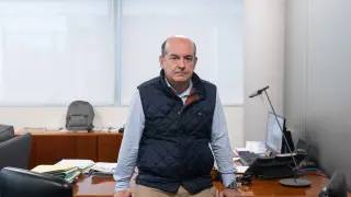 Ramón Boria, director general de Asistencia Sanitaria, en su despacho.