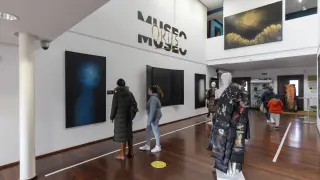 Vestíbulo del Centro Cultural Mesonada donde arranca la exposición de la obra de Orús.