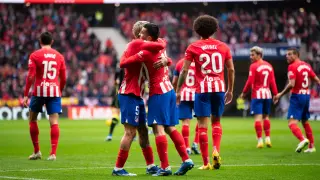 Los jugadores del Atlético celebran el triunfo