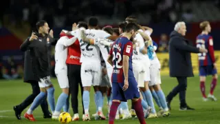 Los jugadores del Girona celebran su triunfo