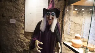 La representación de una bruja, en el museo de Trasmoz.