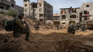 -FOTODELDIA- GAZA, 16/12/2023.- El Ejército israelí atacó durante la noche varias escuelas en el barrio de Rimal de ciudad de Gaza, en las que dice que se escondían milicianos del grupo islamista Hamás. EFE/ Ejército Israelí SOLO USO EDITORIAL/SOLO DISPONIBLE PARA ILUSTRAR LA NOTICIA QUE ACOMPAÑA (CRÉDITO OBLIGATORIO)