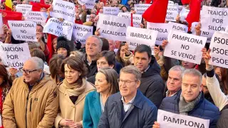 Manifestación contra el pacto que otorga la alcaldía de Pamplona a Bildu.