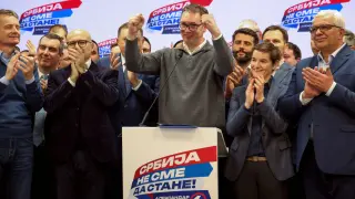El presidente de Serbia, el populista Aleksandar Vucic, proclama la victoria del SNS.