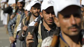 Miembros de los hutíes durante un desfile militar en la capital de Yemen, Saná..02/12/2023 [[[EP]]]