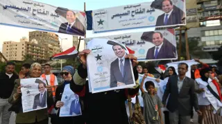Seguidores de Al Sisi celebran su victoria.