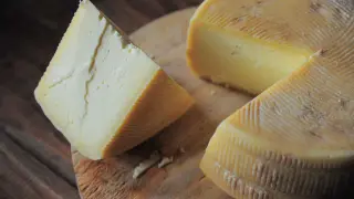 Alertan de la presencia de una bacteria en un queso comercializado en España.