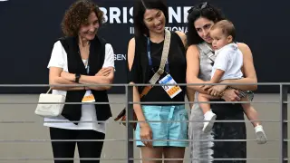 Rafael Nadal está en Brisbane con su mujer, Francisca Perelló y su hijo (ambos a la derecha).
