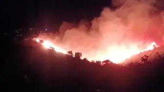 Vista del incendio en Mijas (Málaga), en la zona de las Lomas del Flamenco y Los Pedregales