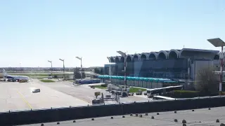 1920px-20180409-140302-otopeni-airport-april-2018-romania