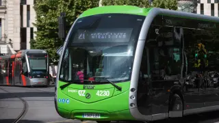 Uno de los nuevos autobuses eléctricos de Zaragoza.