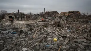 Daños por un bombardeo ruso en la localidad ucraniana de Rivne