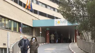 Foto del Hospital Clínico de Zaragoza, con la obligatoriedad del uso de la mascarilla