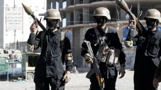 Rebeldes hutíes en la capital de Yemen