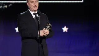 Christopher Nolan en los premios Critics Choice domde la película 'Oppenheimer' terminó con 8 reconocimientos