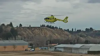 El helicóptero del 112 ha traslado al herido al hospital Miguel Servet de Zaragoza.