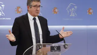 MADRID, 16/01/2024.- El portavoz del PSOE en el Congreso, Patxi López, ofrece una rueda de prensa en el Congreso de los Diputados en Madrid, este martes. EFE/ Javier Lizón