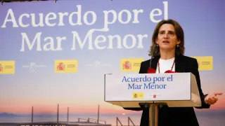 La vicepresidenta tercera del Gobierno y ministra para la Transición Ecológica y el Reto Demográfico, Teresa Ribera, en una rueda de prensa en Murcia