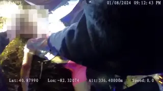 Un policía realiza maniobra RCP