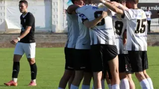 Los jugadores del Calatayud celebran un gol