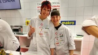 La chef Iris Jordán (a la derecha de la foto) y la cocinera Susana Marqueta.