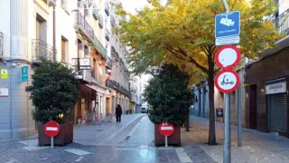 Zona estancial, con tráfico restringido casi al cien por cien, en el Coso Bajo de Huesca.