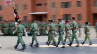 Soldados desfilan en la Base "Príncipe"