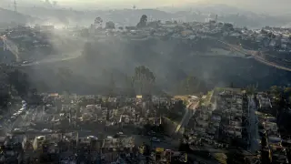 Chile vivió el año pasado la ola de incendios más mortífera de su historia, que dejó 27 personas fallecidas y miles de viviendas destruidas en regiones del centro-sur del país, como La Araucanía, Biobío y Ñuble.