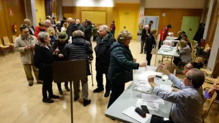 Ambiente en la votación de las elecciones de los barrios rurales de Zaragoza