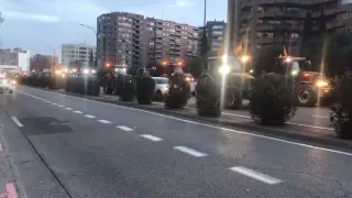 Los tractores, a su paso por Cesáreo Alierta, en Zaragoza